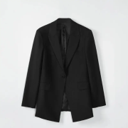 Elegant Sets for Fashion-Conscious Women